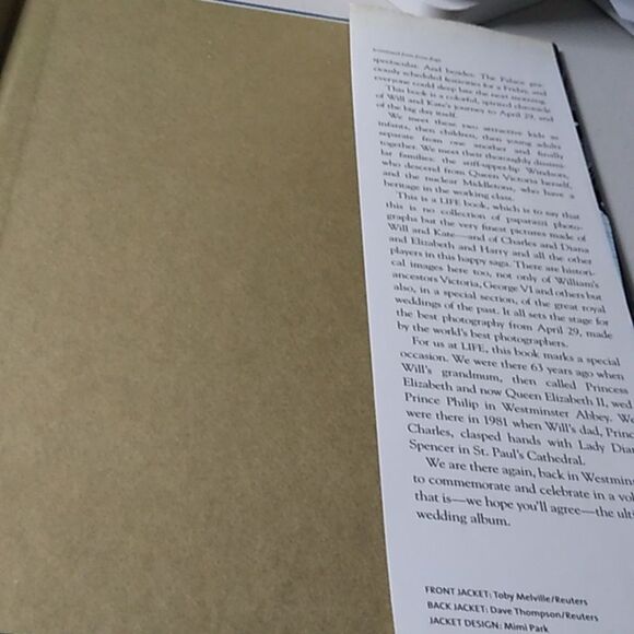 Black and Gold Media Organizer for Commemorative Editions - Picture 4 of 7